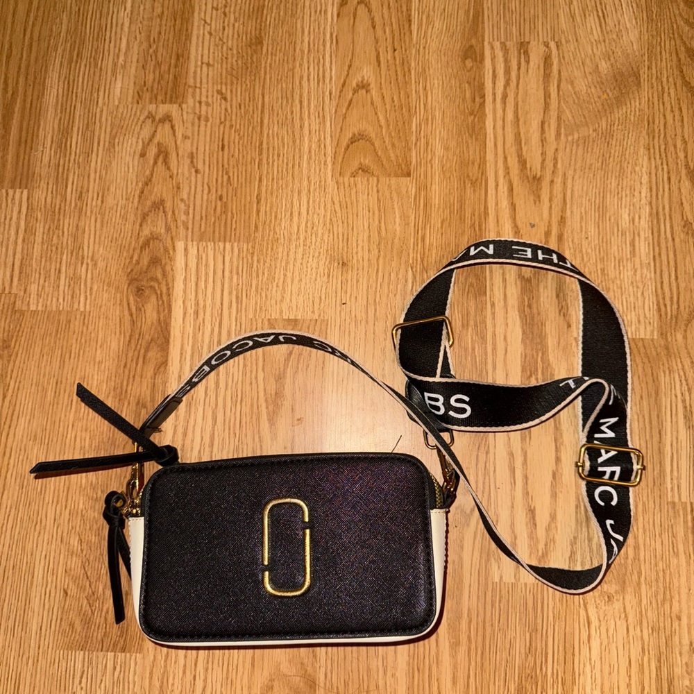 Marc Jacobs the Snapshot Crossbody